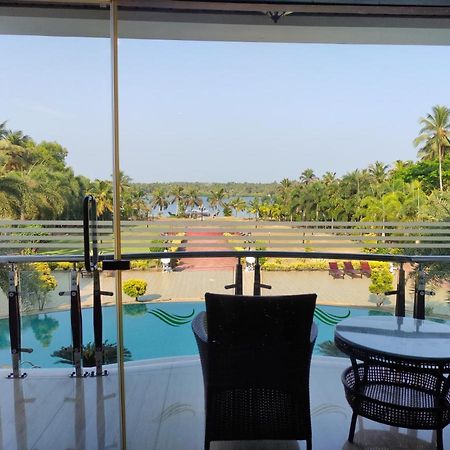Vettutura Lake Palace Trivandrum מראה חיצוני תמונה