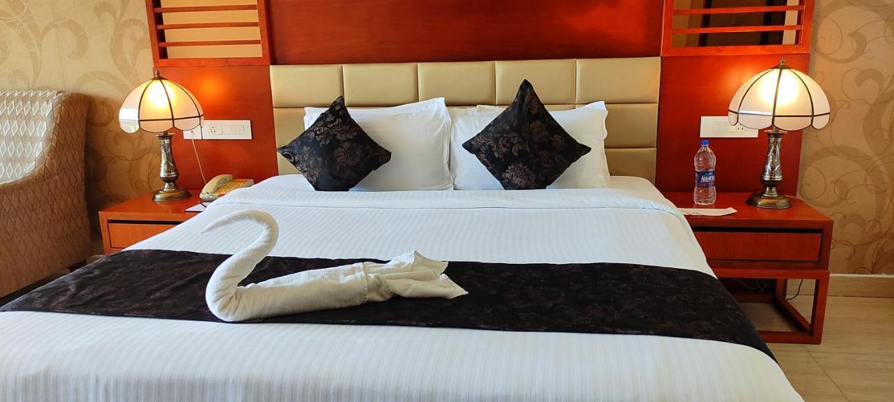 Vettutura Lake Palace Trivandrum מראה חיצוני תמונה