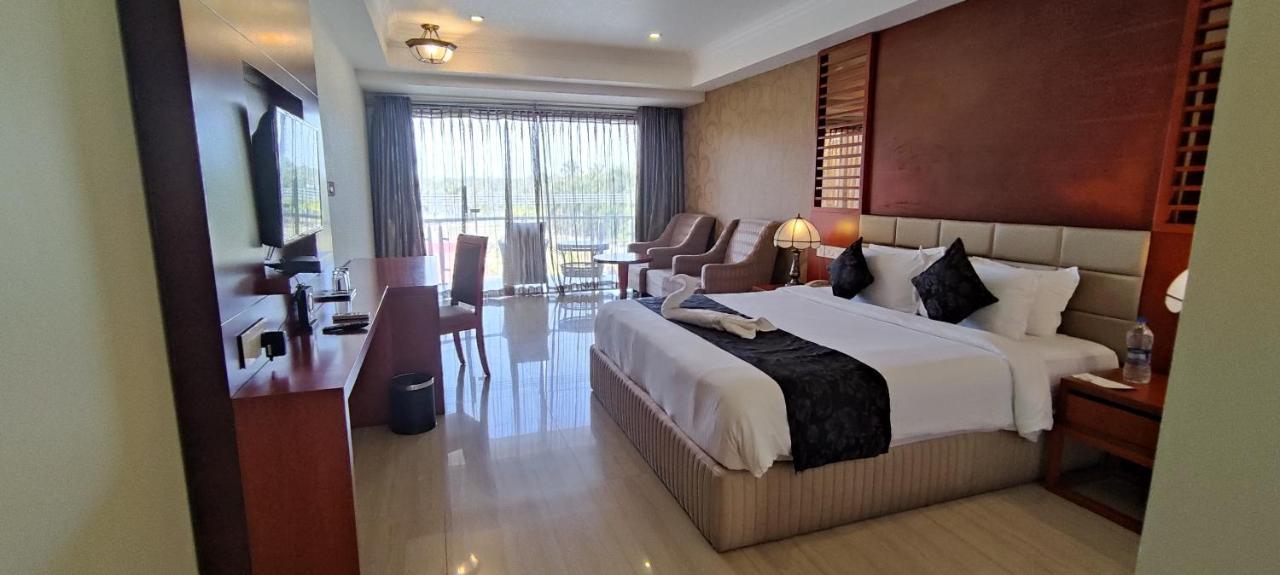 Vettutura Lake Palace Trivandrum מראה חיצוני תמונה