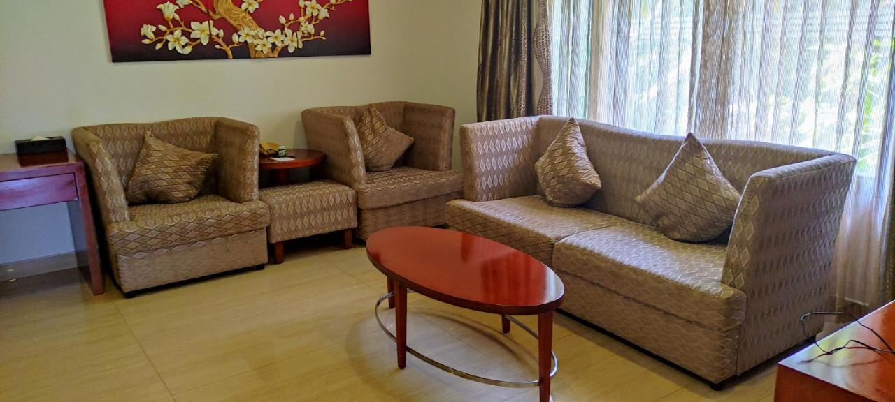 Vettutura Lake Palace Trivandrum מראה חיצוני תמונה
