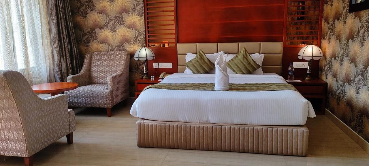 Vettutura Lake Palace Trivandrum מראה חיצוני תמונה