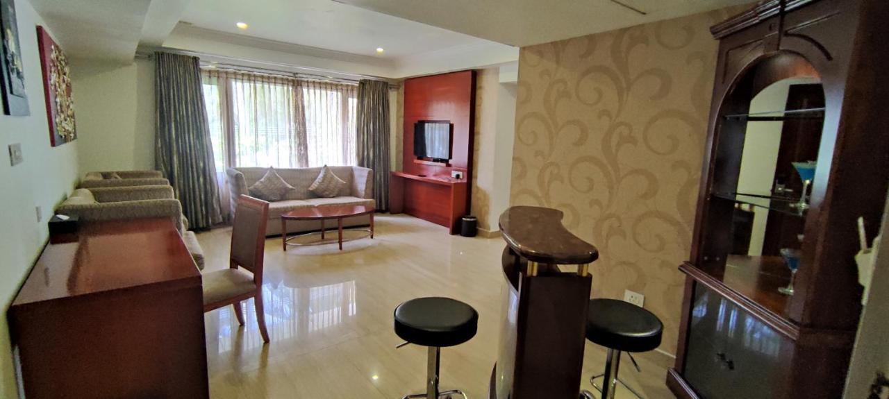 Vettutura Lake Palace Trivandrum מראה חיצוני תמונה