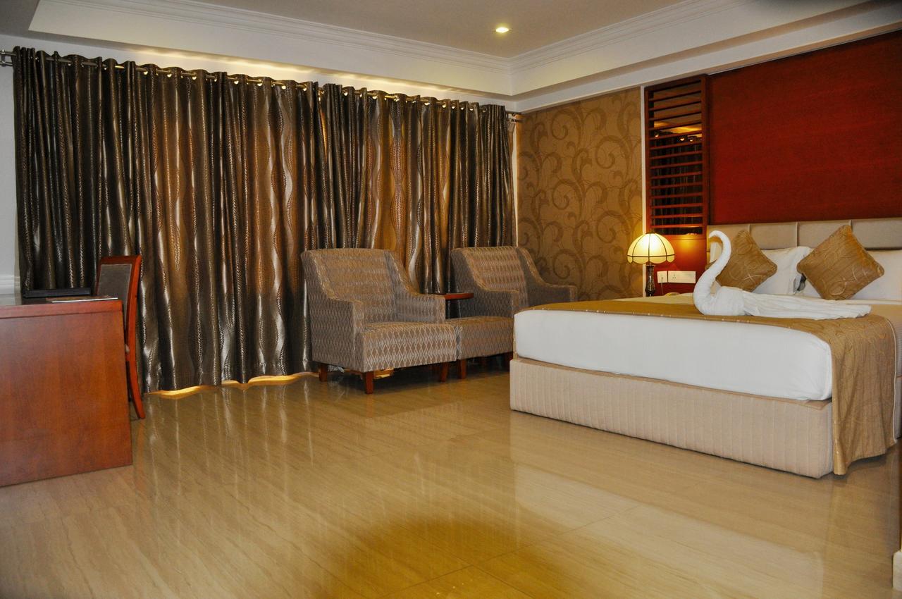 Vettutura Lake Palace Trivandrum מראה חיצוני תמונה