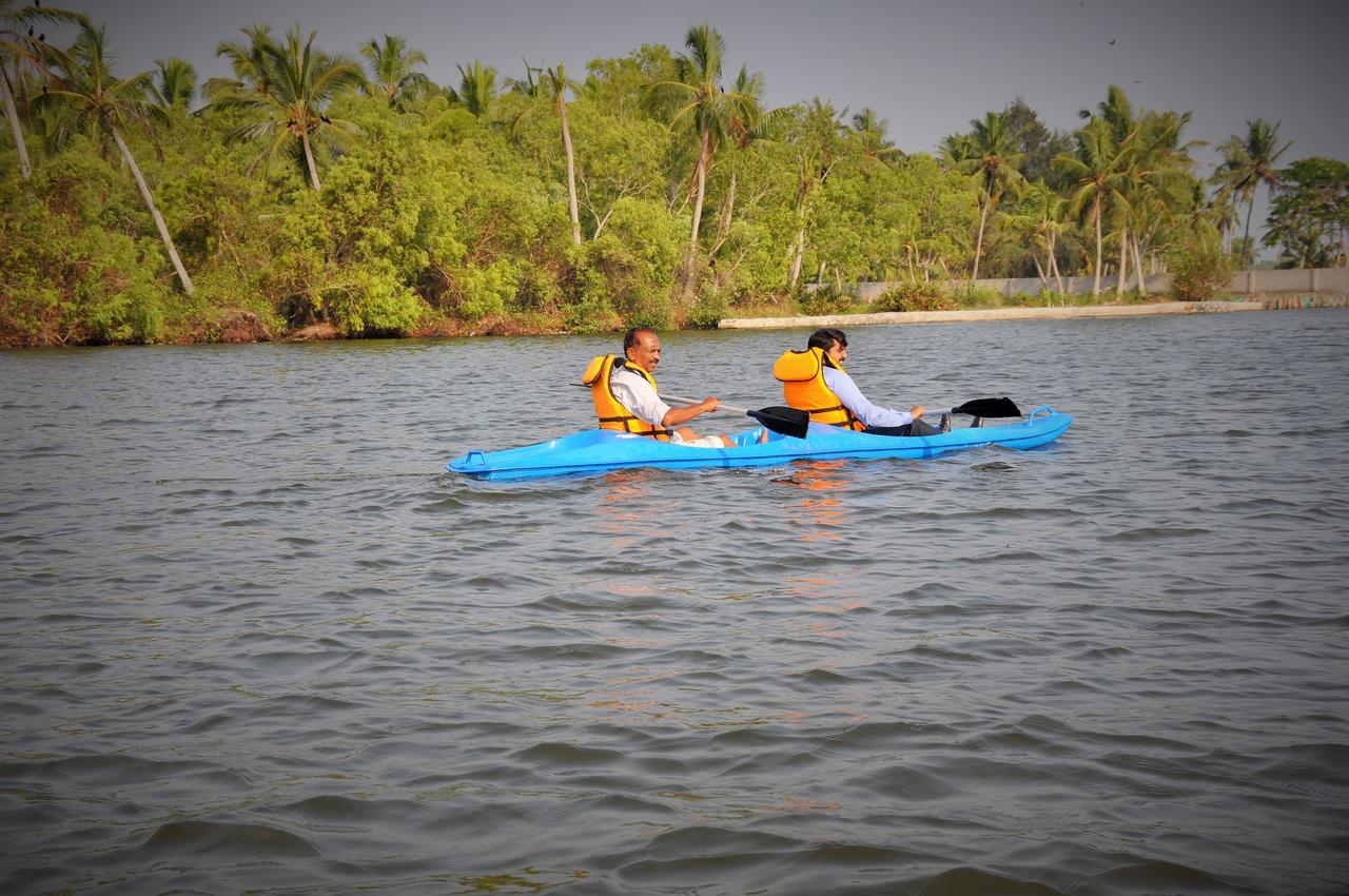 Vettutura Lake Palace Trivandrum מראה חיצוני תמונה