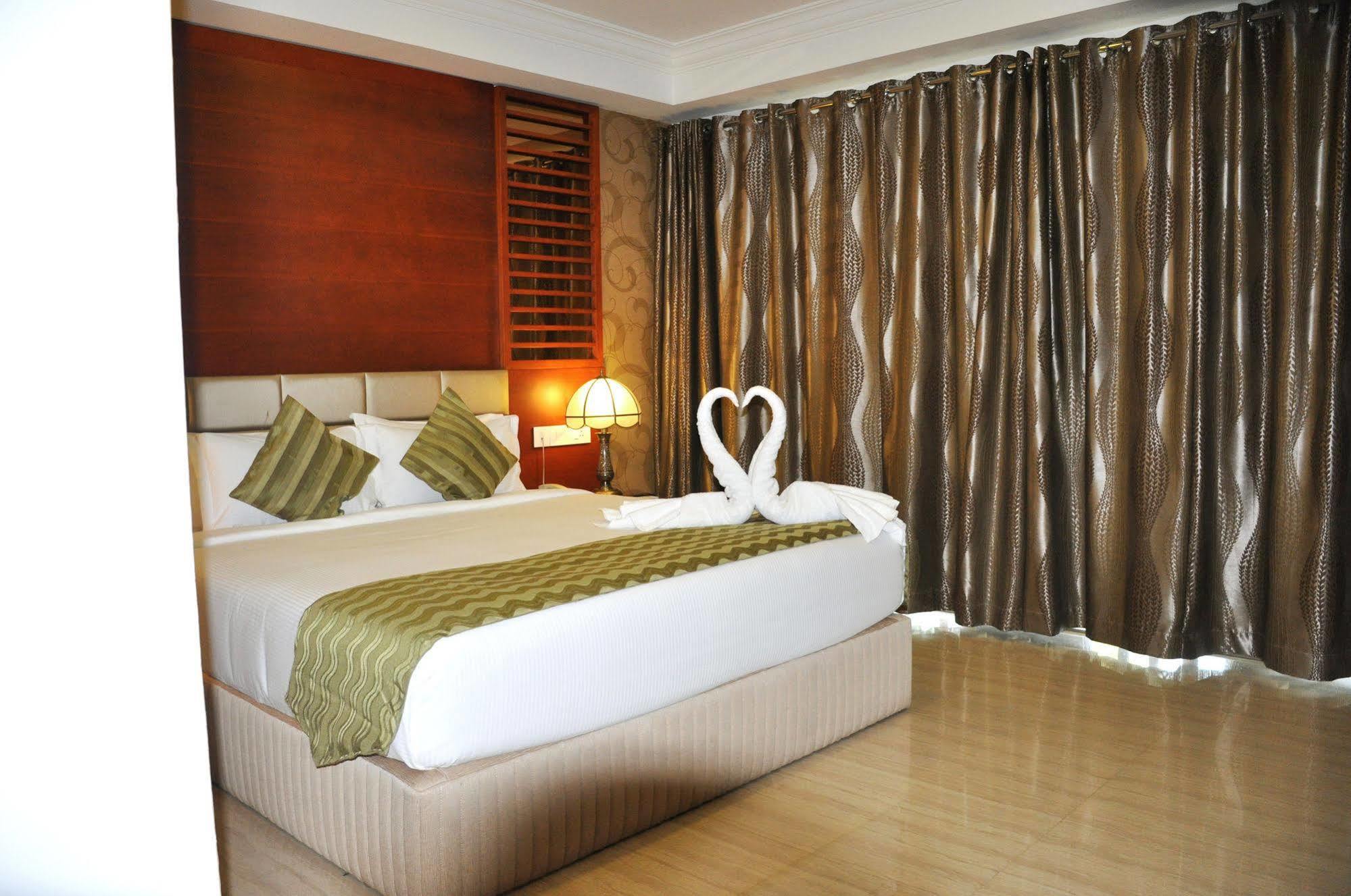 Vettutura Lake Palace Trivandrum מראה חיצוני תמונה