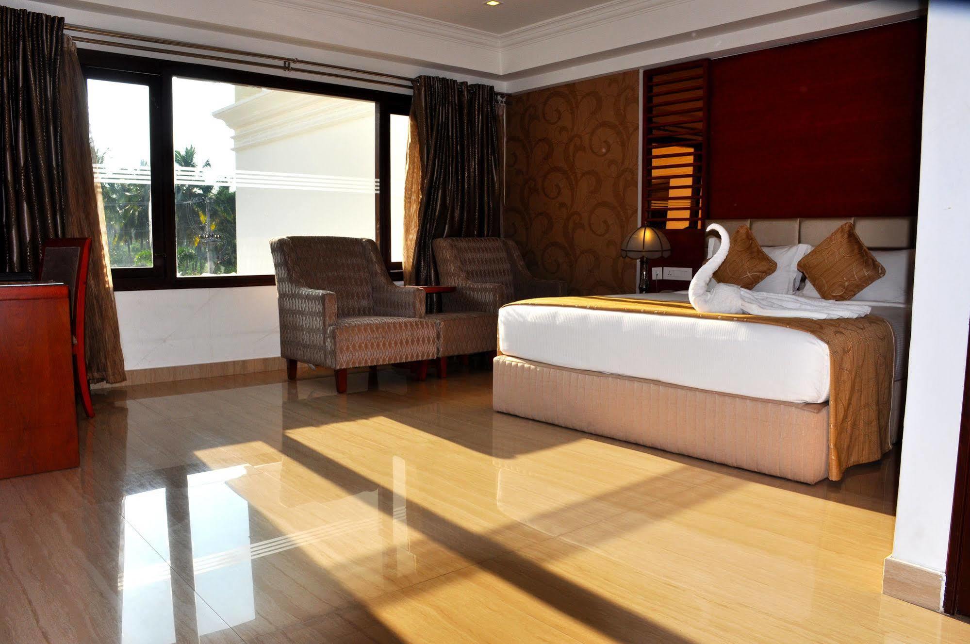 Vettutura Lake Palace Trivandrum מראה חיצוני תמונה