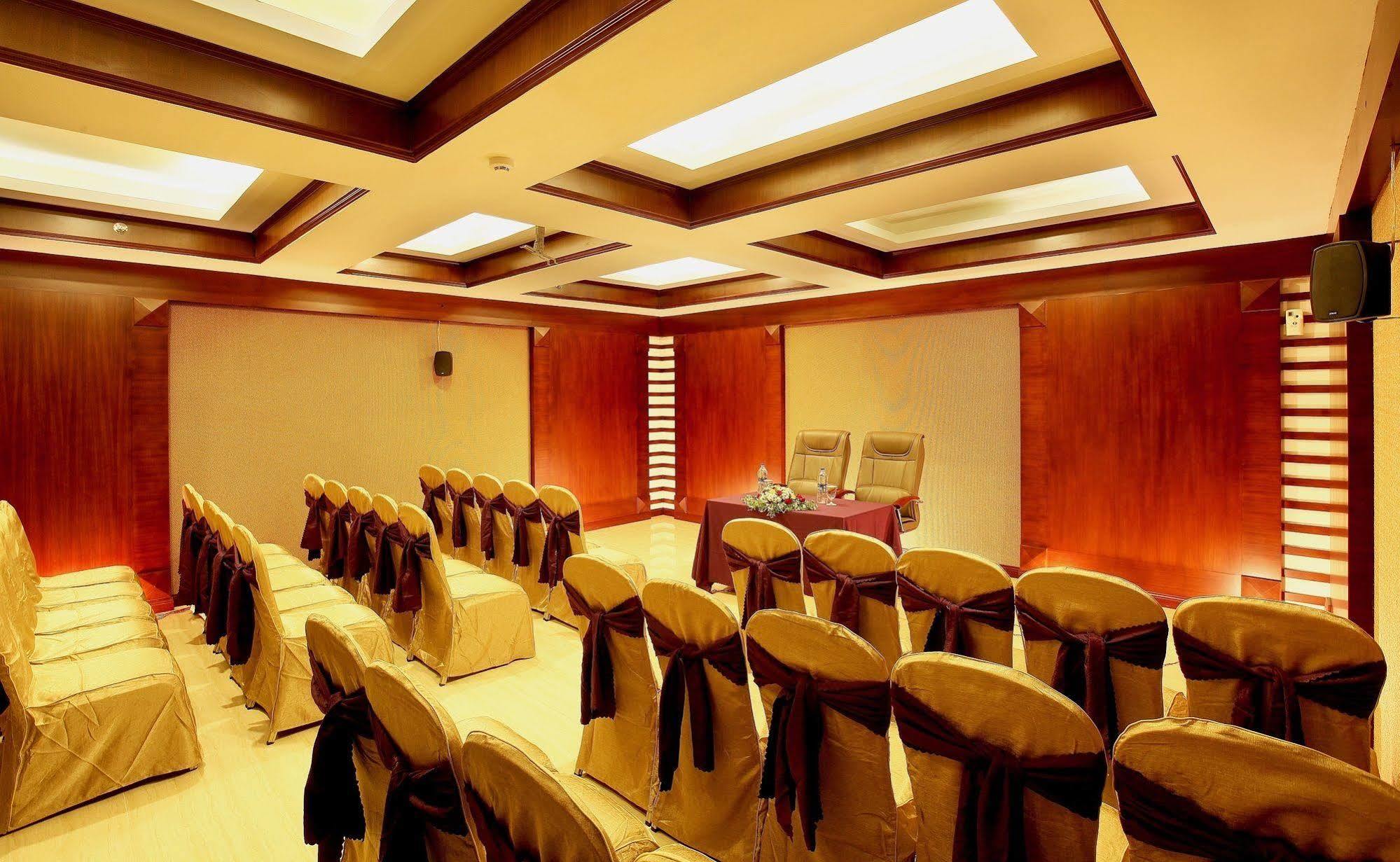 Vettutura Lake Palace Trivandrum מראה חיצוני תמונה