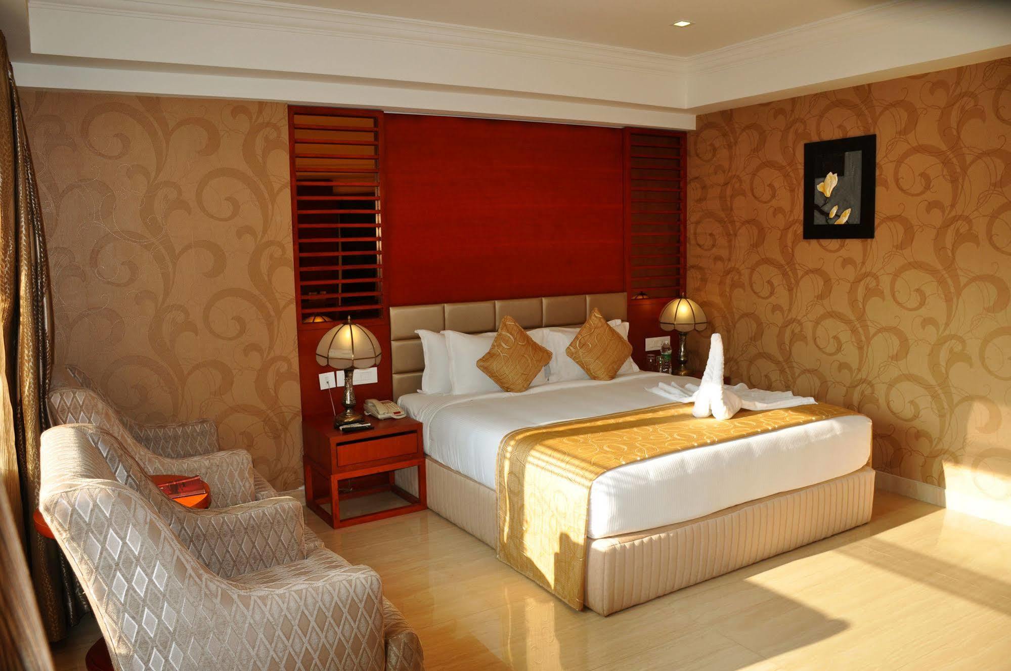 Vettutura Lake Palace Trivandrum מראה חיצוני תמונה