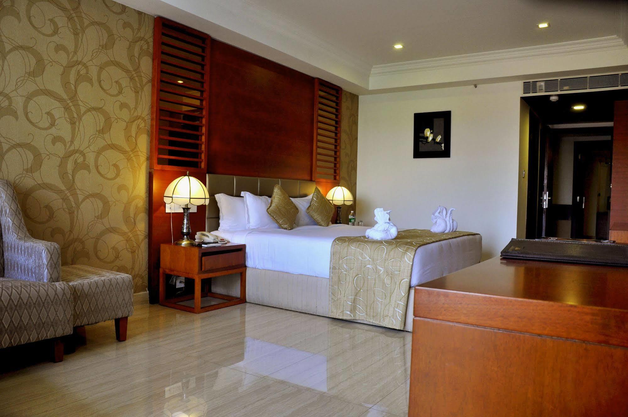 Vettutura Lake Palace Trivandrum מראה חיצוני תמונה