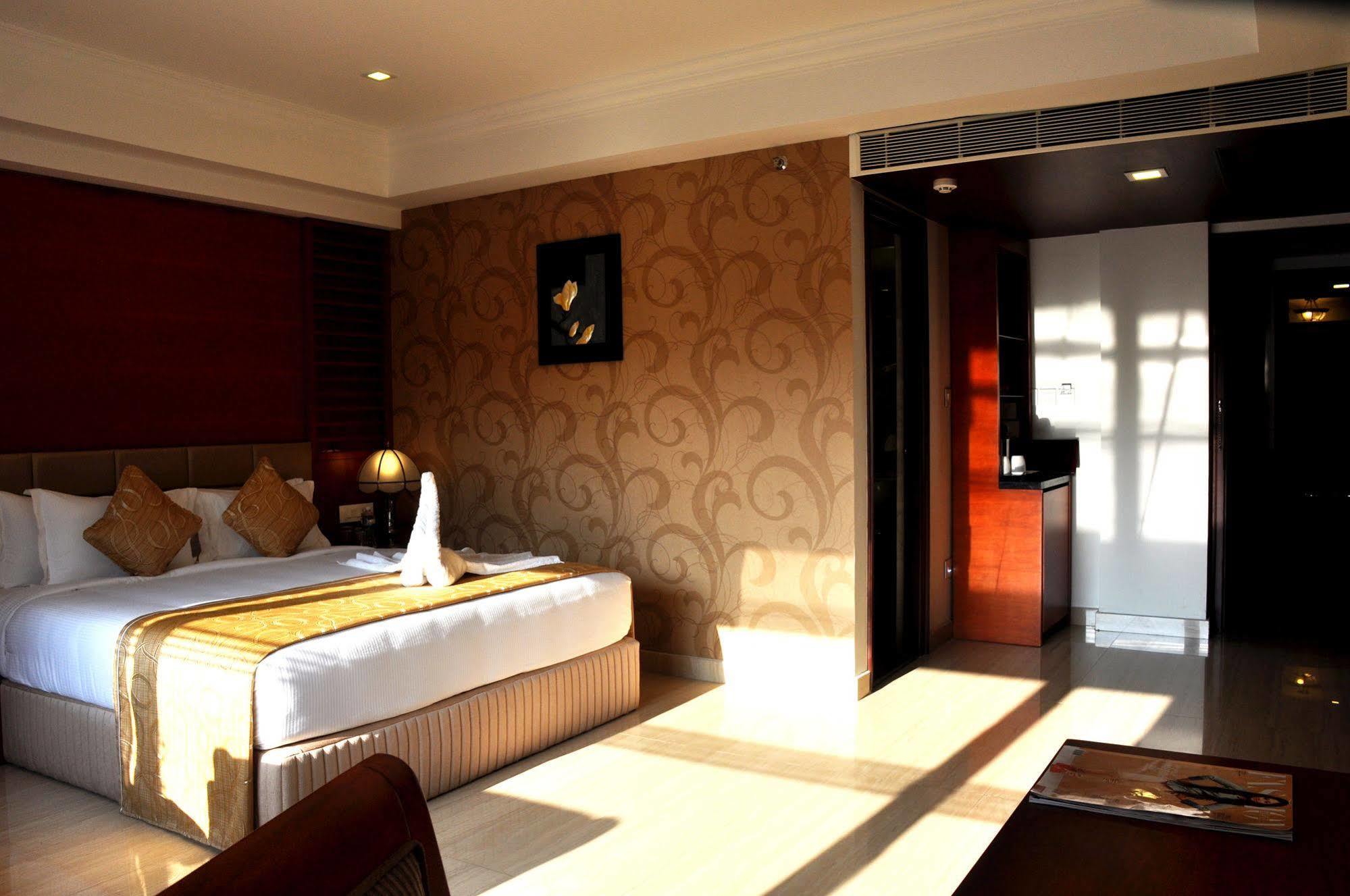 Vettutura Lake Palace Trivandrum מראה חיצוני תמונה